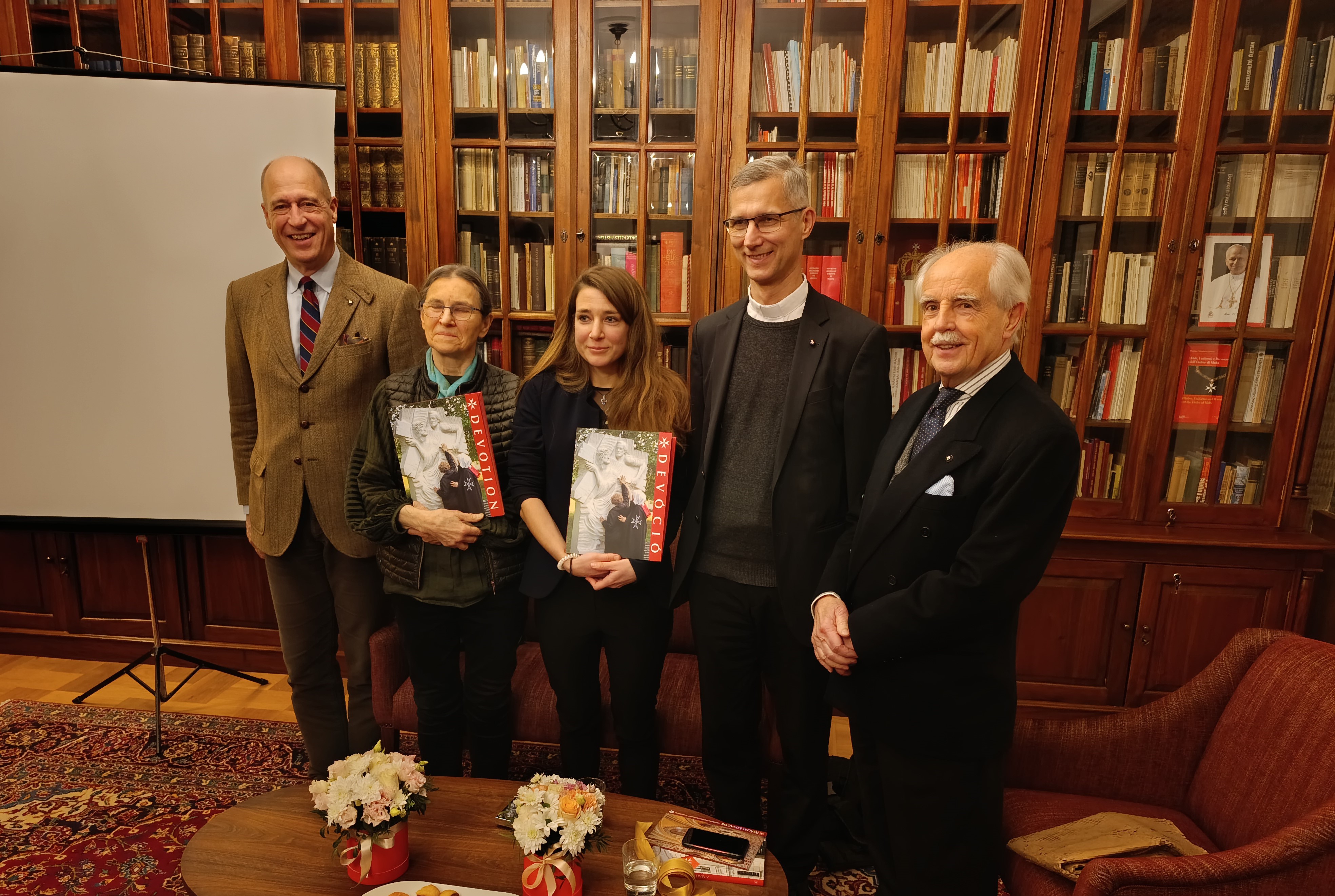 Lourdes-i fotóalbum könyvbemutató rendházunkban